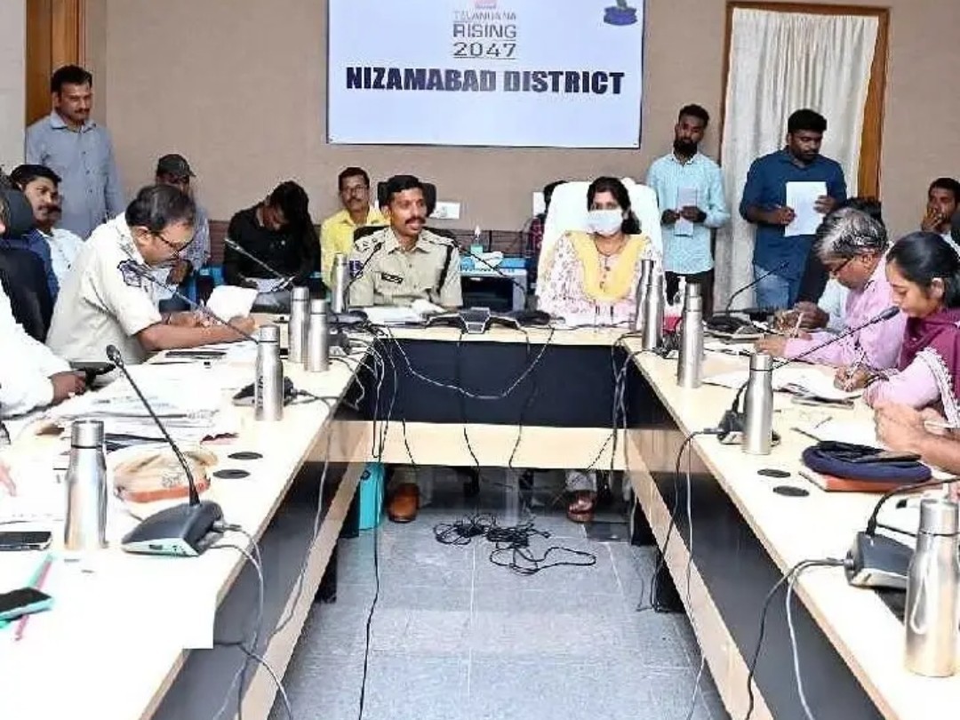 రోడ్డు ప్రమాదాల నివారణకు అవగాహన కీలకం: కలెక్టర్