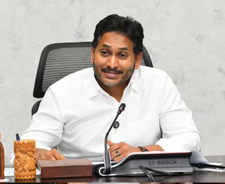 దోపిడీ చేయడమే చంద్రబాబు పని: జగన్