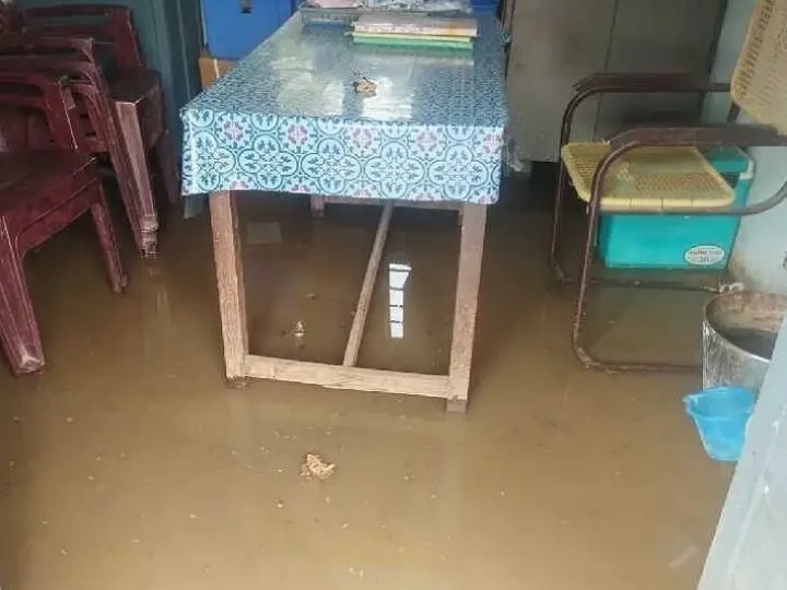 జలమయమైన పశువైద్యశాల