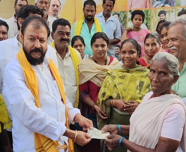 దెందులూరు నియోజకవర్గంలో 35,127 మందికి పెన్షన్‌లు