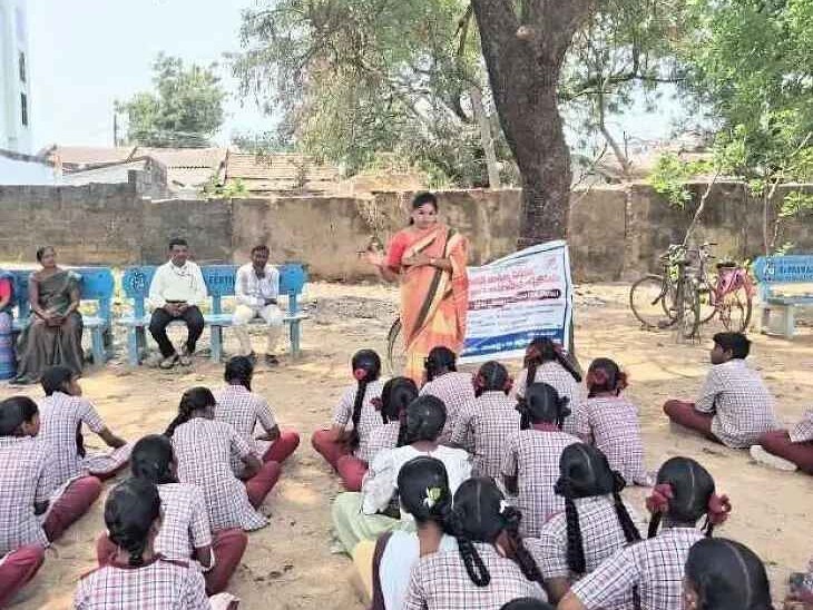 విద్యార్థులకు చట్టాలపై అవగాహన