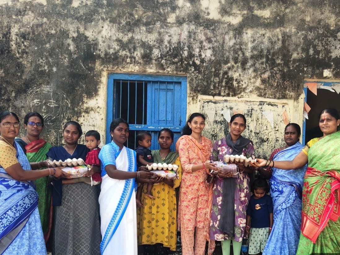 బాలింతలకు పౌష్టికాహారం పంపిణీ..