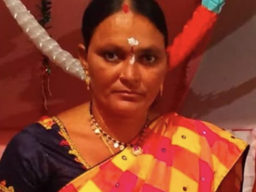 పాము కాటుతో వివాహిత మృతి