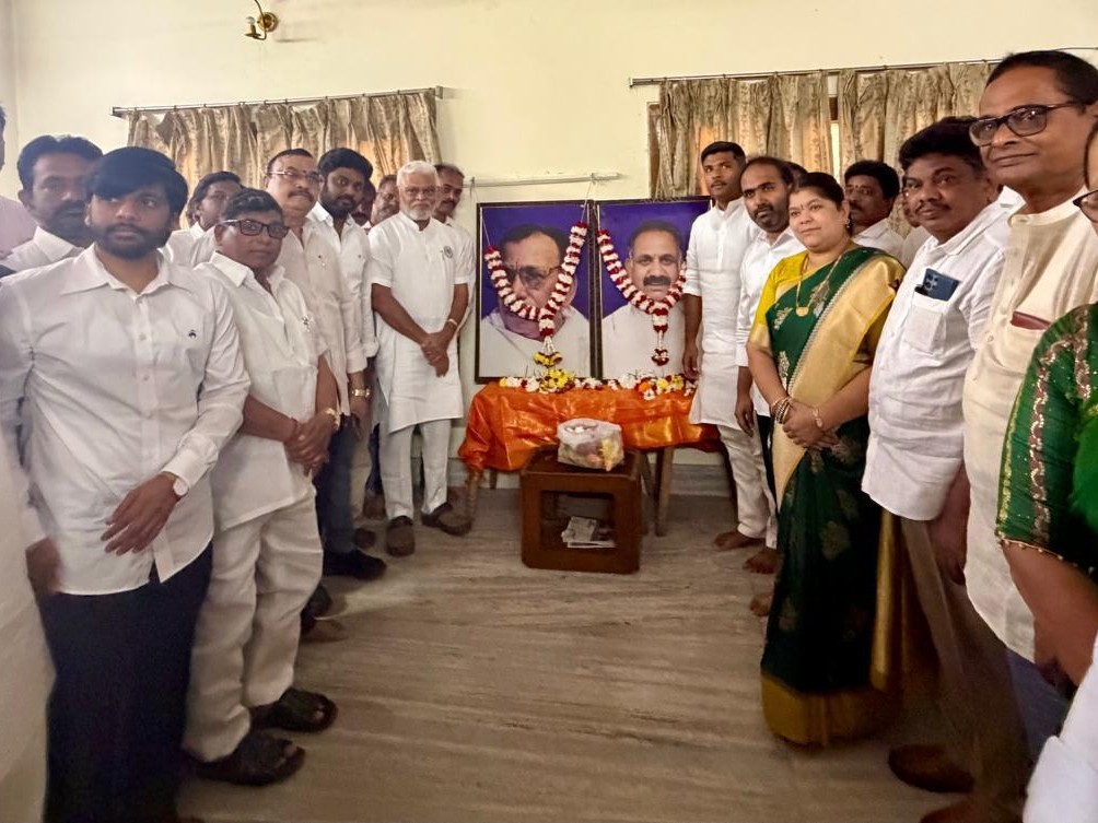 వైసీపీ నేతల ఆత్మీయ భేటీ