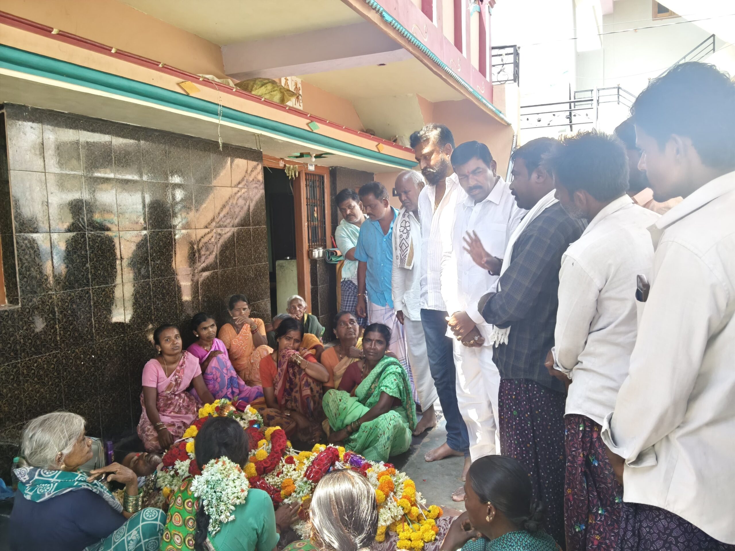 గుండెపోటుతో వైసీపీ నాయకుడు మృతి