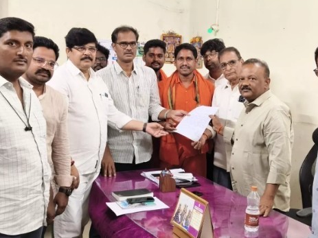 గ్యాస్ సరఫరాపై తహసీల్దార్‌కు ఫిర్యాదు