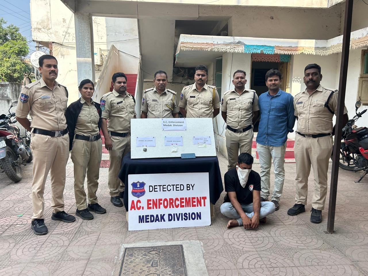 టోల్ ప్లాజా వద్ద  కొకైన్ పట్టివేత