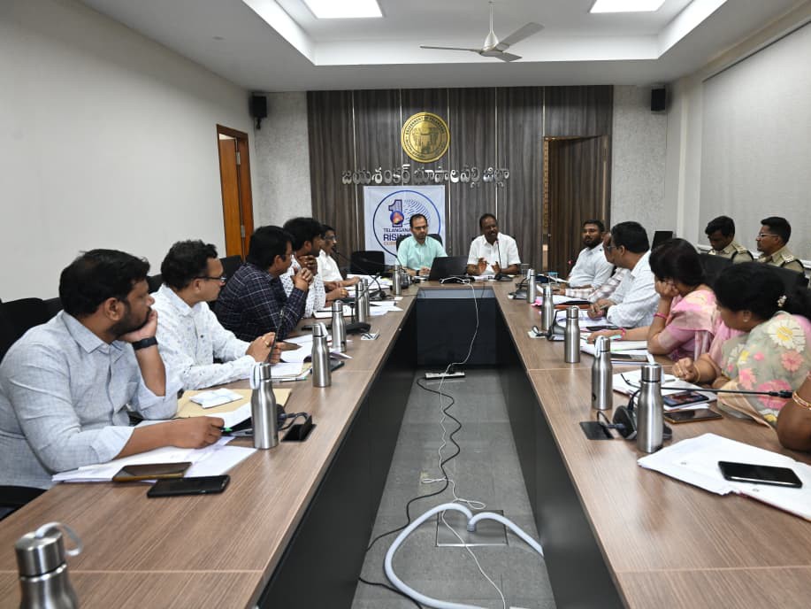 “ప్రభుత్వ భూముల సాగుదారులకు హక్కు పత్రాలు జారీ చేయాలి”