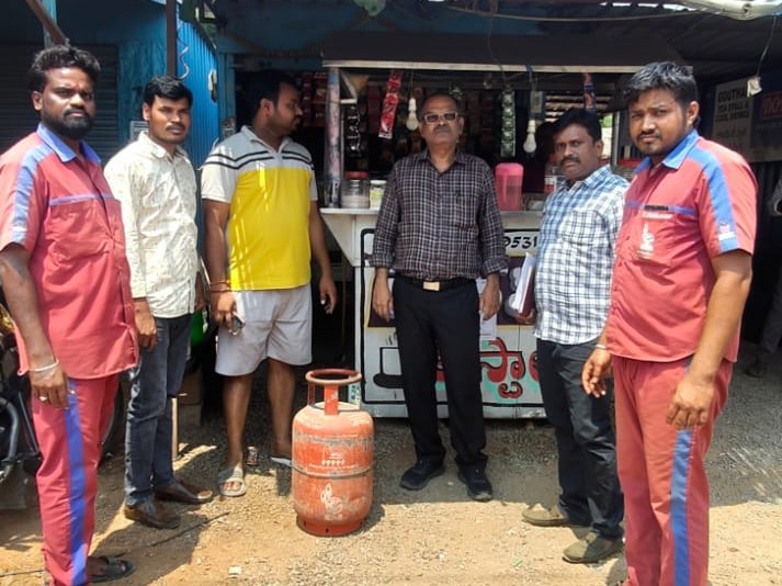 హోటళ్లపై విస్తృత దాడులు