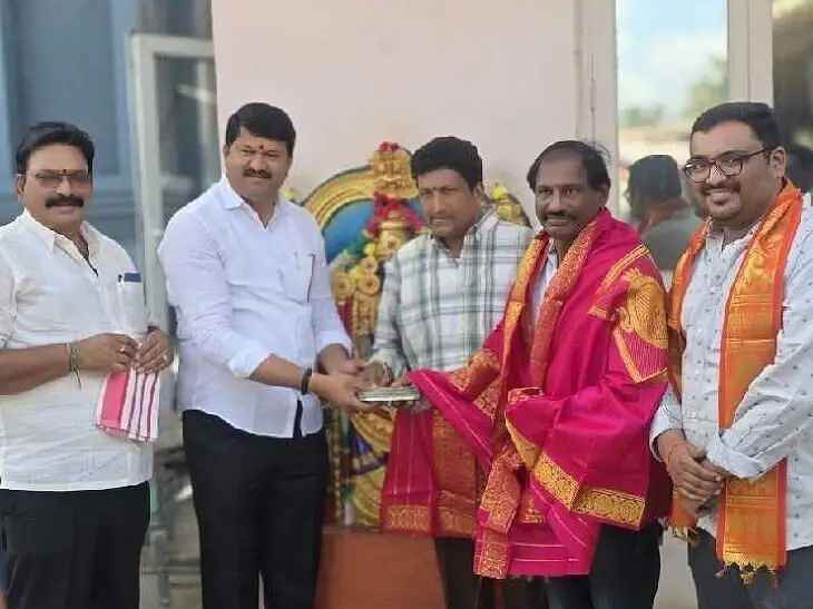 శ్రీవారు ఆలయ అన్నదాన భవనానికి విరాళం