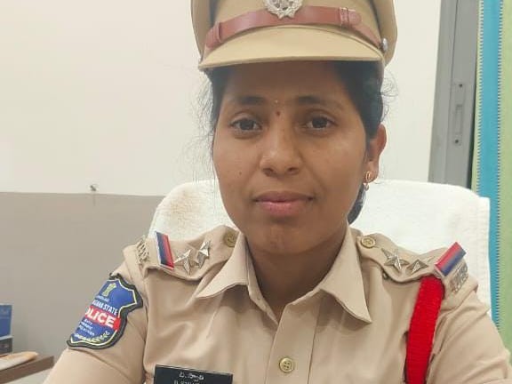 జూదం వద్దు.. జీవితం ముద్దు: SI