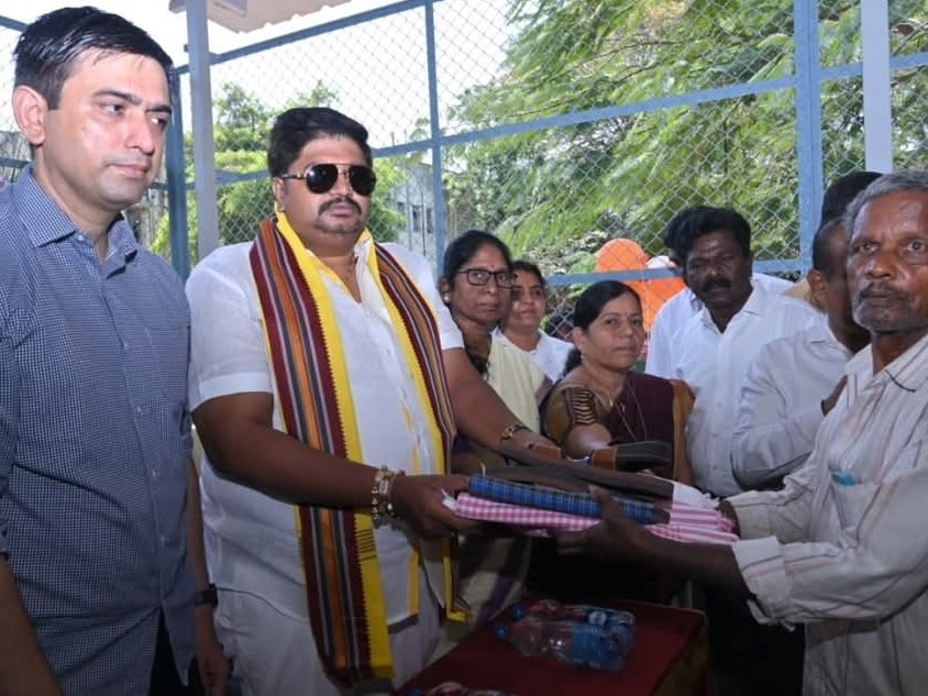 లెప్రసీ వార్డుకు కలెక్టర్ ప్రారంభోత్సవం