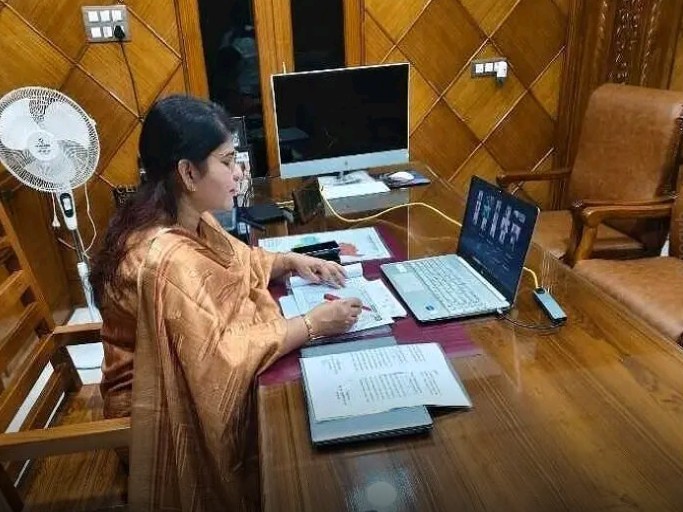 ‘సంక్షేమ పథకాలపై ప్రజాభిప్రాయాన్ని మెరుగుపరచాలి’