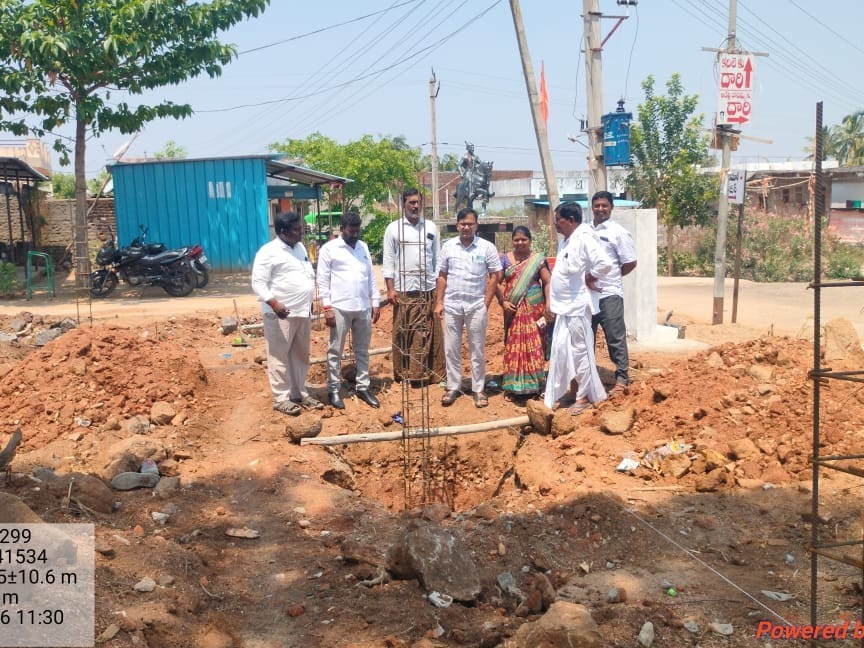 అభివృద్ధి పనులు పరిశీలించిన ఎంపీవో