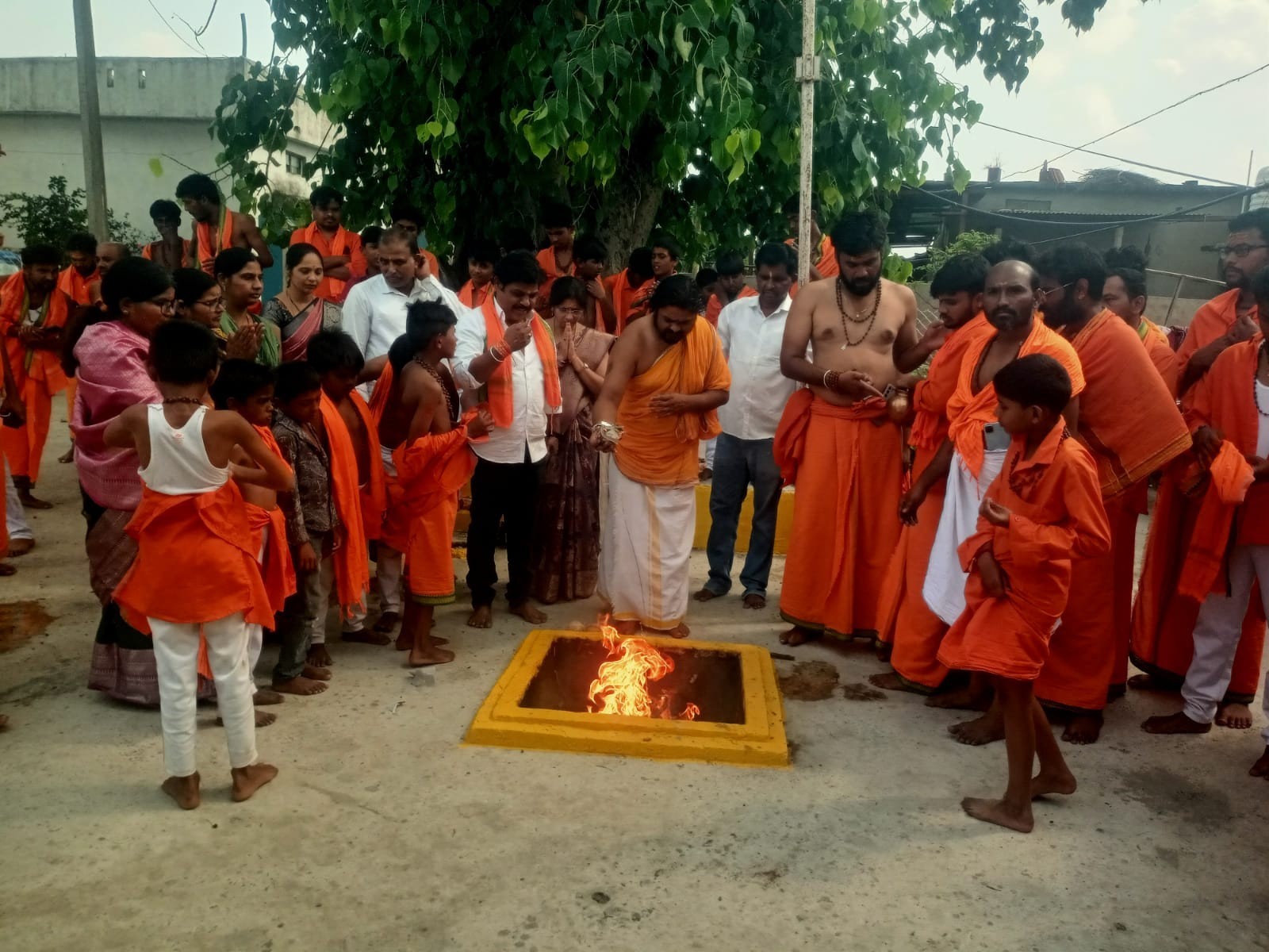 హనుమాన్ ఆలయంలో ప్రత్యేక పూజలు