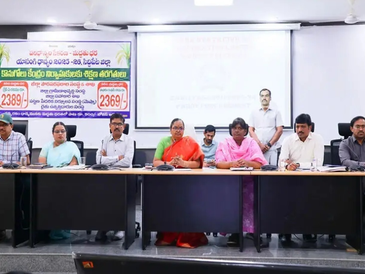 ధాన్యం కొనుగోళ్లకు ఏర్పాట్లు పూర్తి చేయాలి: కలెక్టర్