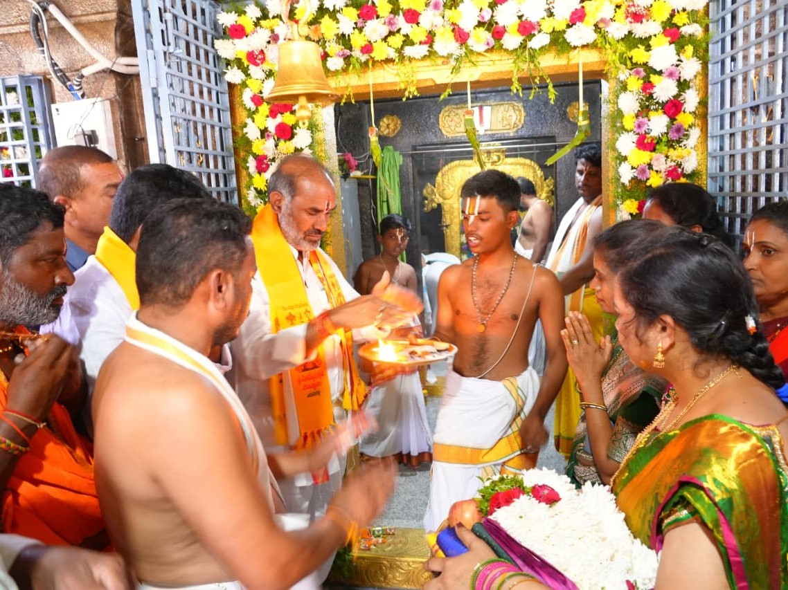వెంకటేశ్వర స్వామి కళ్యాణంలో పాల్గొన్న ప్రభుత్వ విప్