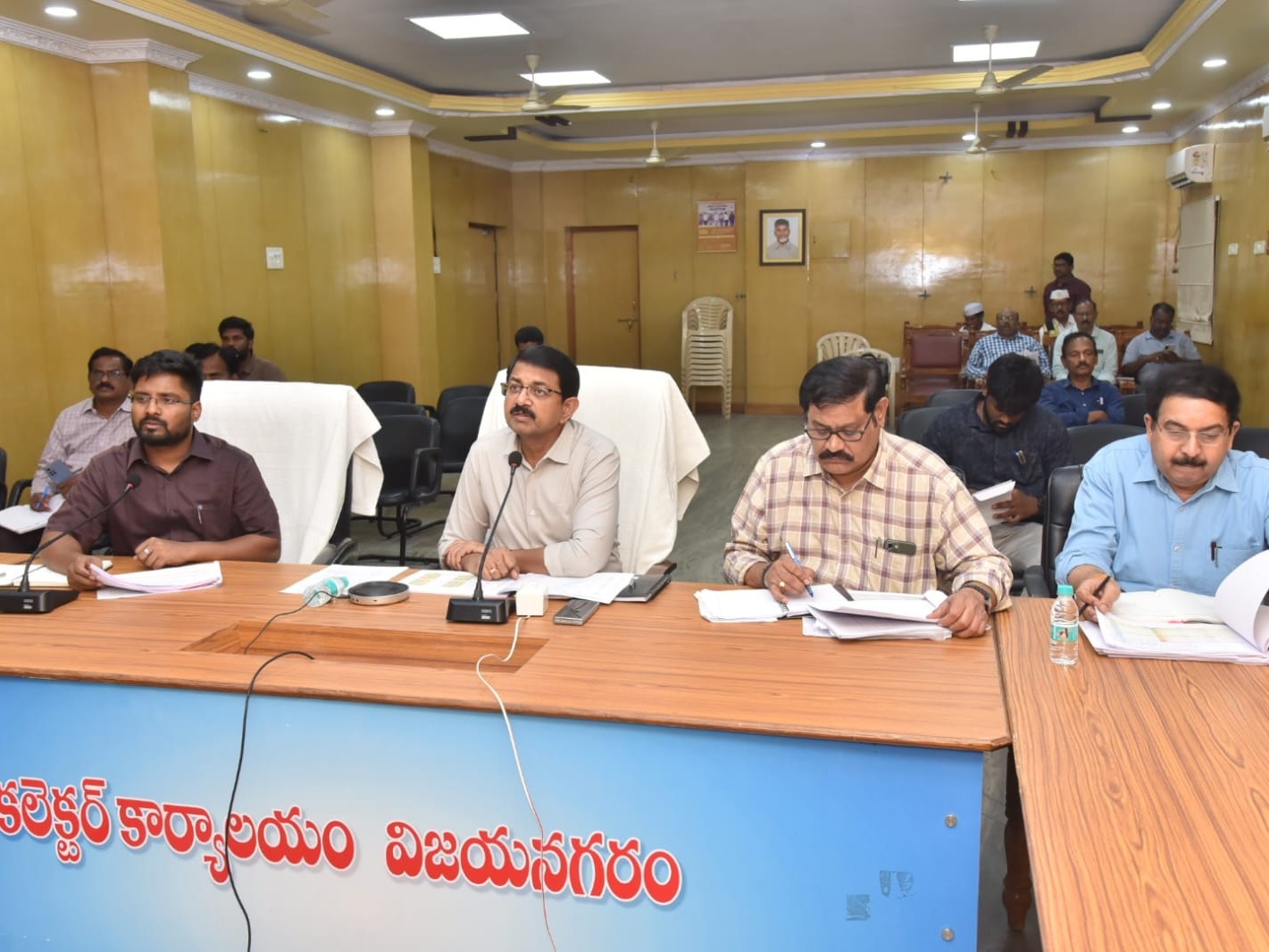 ‘భూ సమస్యల పరిష్కారంలో జాప్యం వద్దు’
