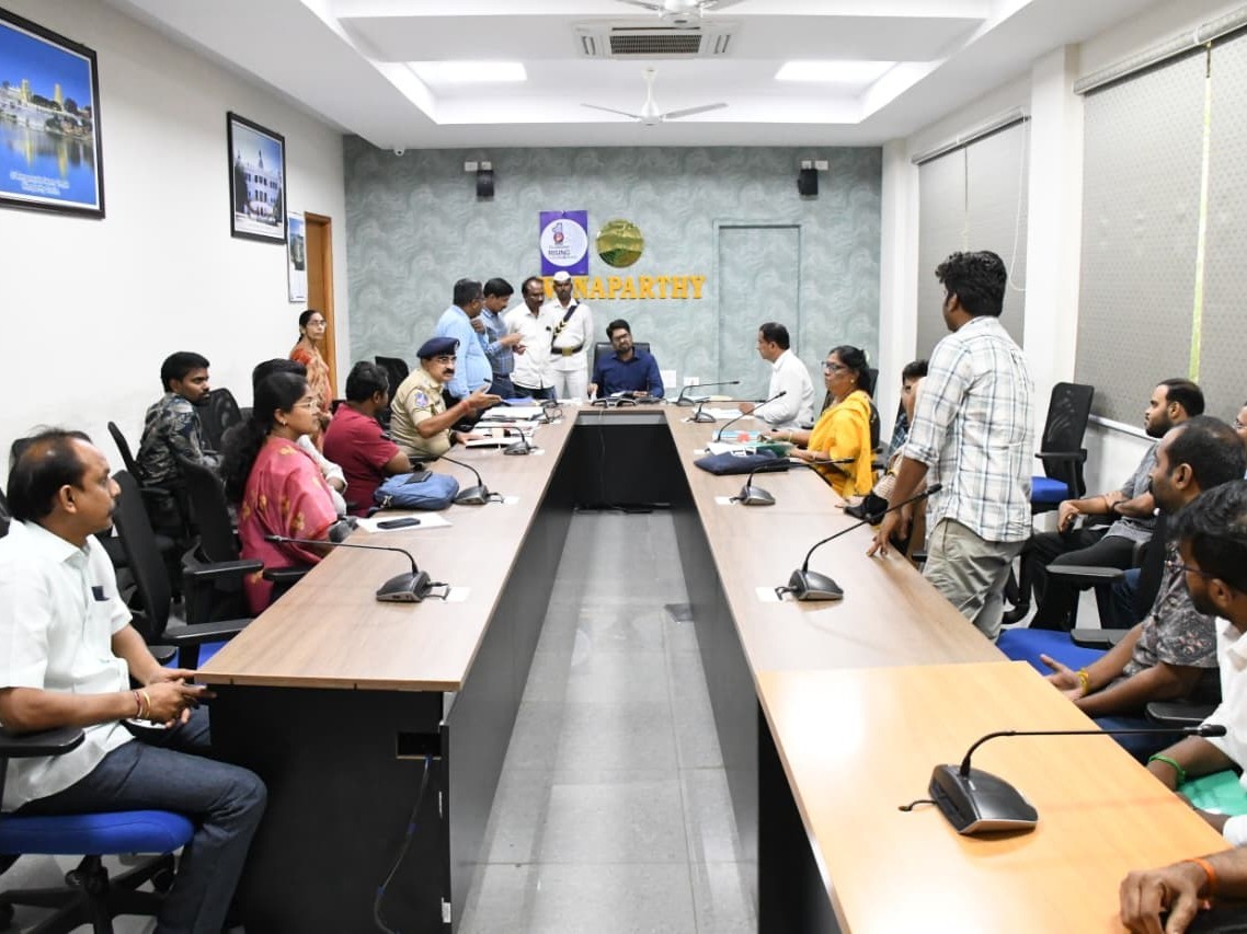 ప్రవేట్ ఆసుపత్రులు నిబంధనాలకు అనుగుణంగా నడుచుకోవాలి: కలెక్టర్