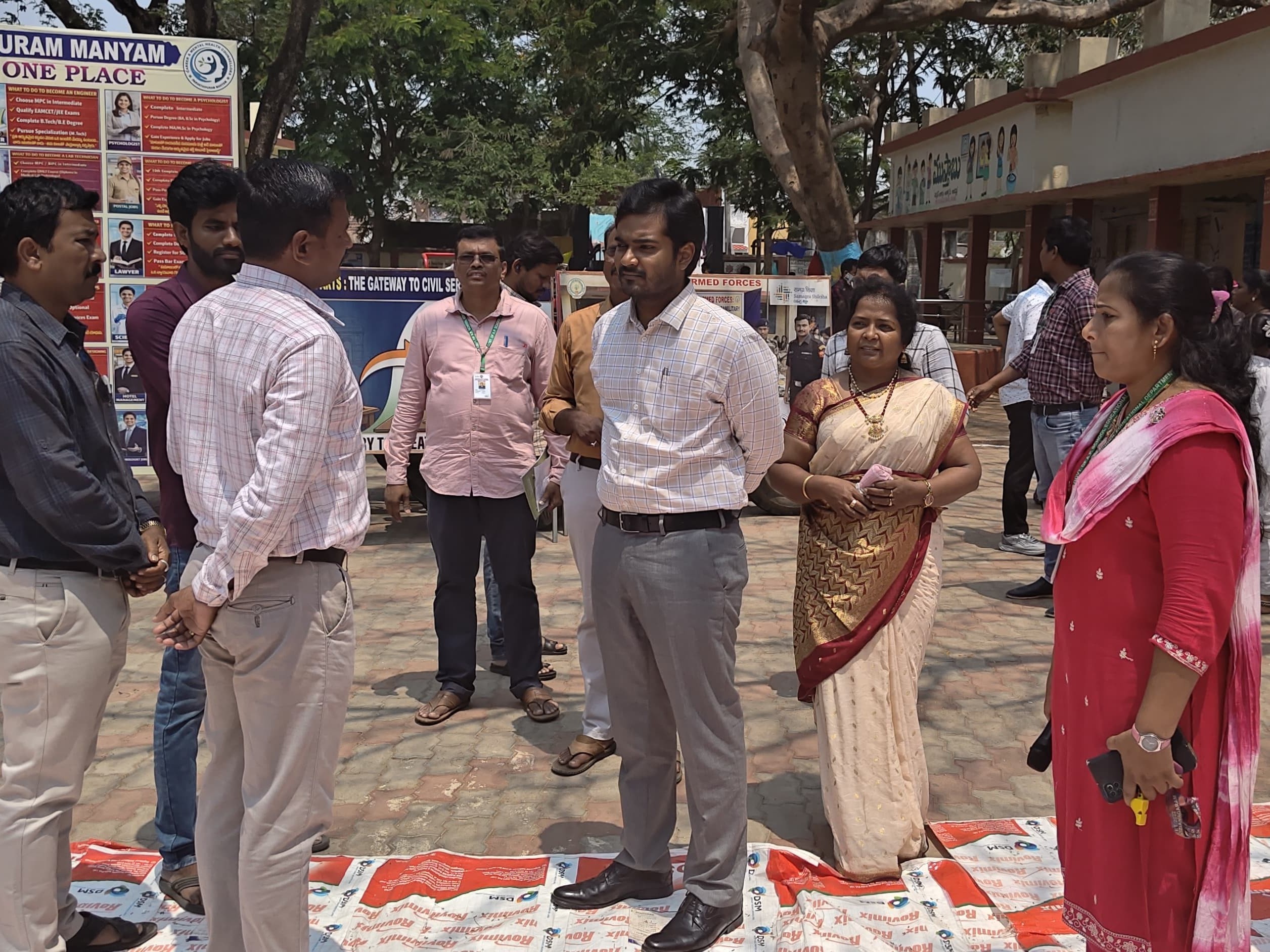 యువతకు దిశానిర్దేశం చేసిన జేసీ