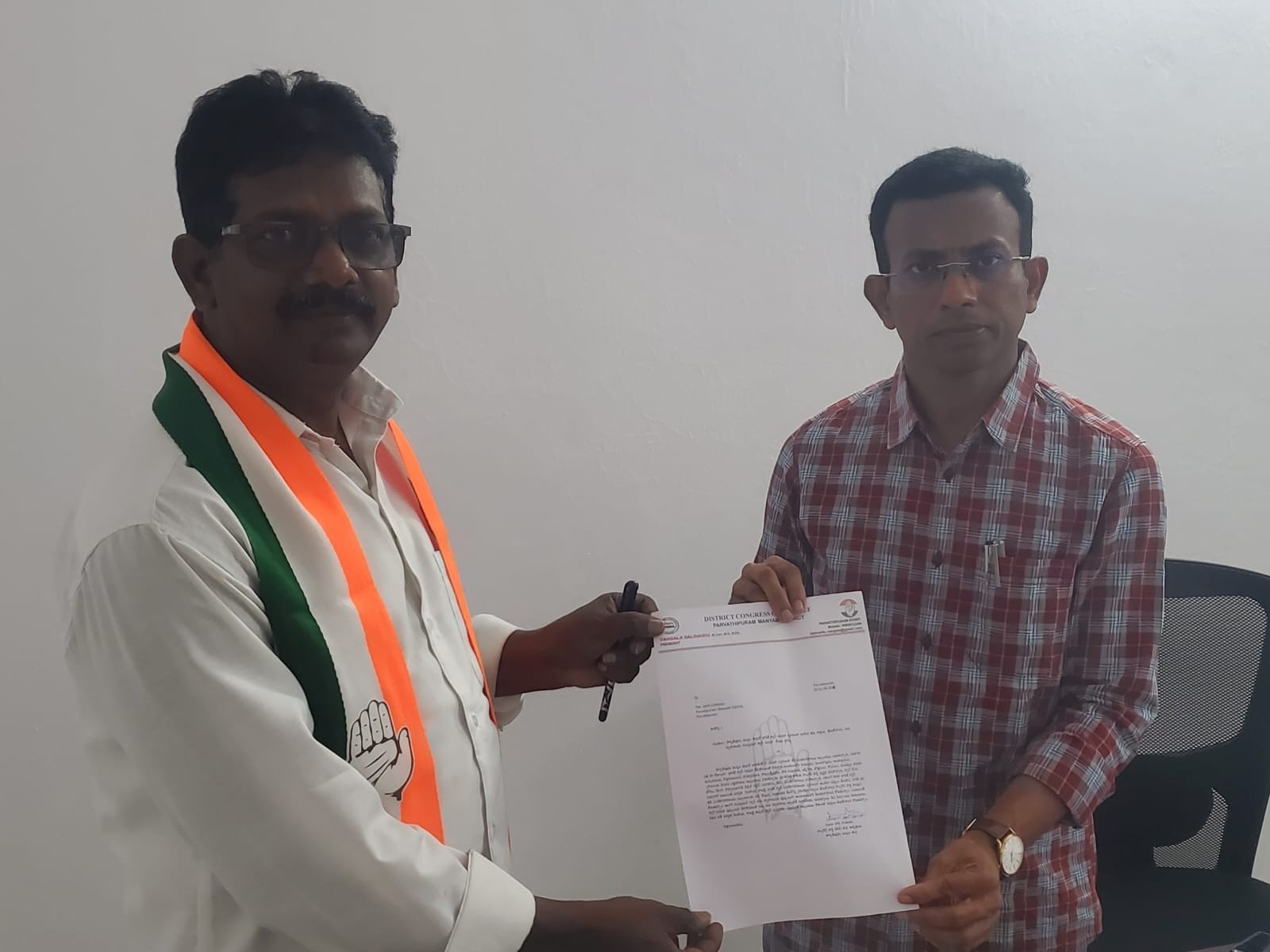 ‘గ్యాస్ వినియోగదారుల బాధలు చూడండి’