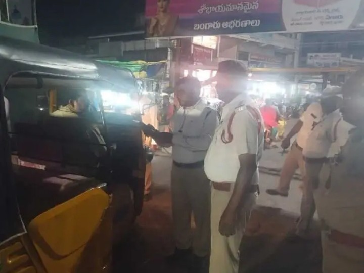 ఏలూరులో ట్రాఫిక్ ఎస్సై హెచ్చరిక