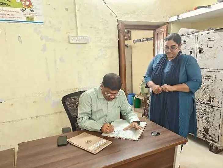 సచివాలయాన్ని తనిఖీ చేసిన కమిషనర్