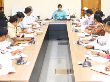 ‘పరిశ్రమల ఏర్పాటుకు సకాలంలో అనుమతులు ఇవ్వాలి’