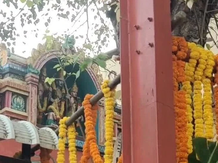 కిక్కిరిసిన హనుమాన్ ఆలయం..