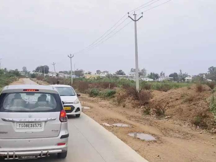 ‘వెంగలాయిపల్లి రోడ్డు పనులు పూర్తి చేయాలి’