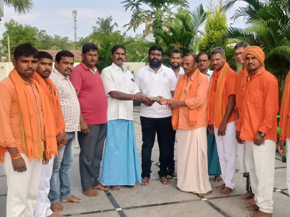 చల్వాయిలో ఆంజనేయ స్వామి విగ్రహానికి విరాళం