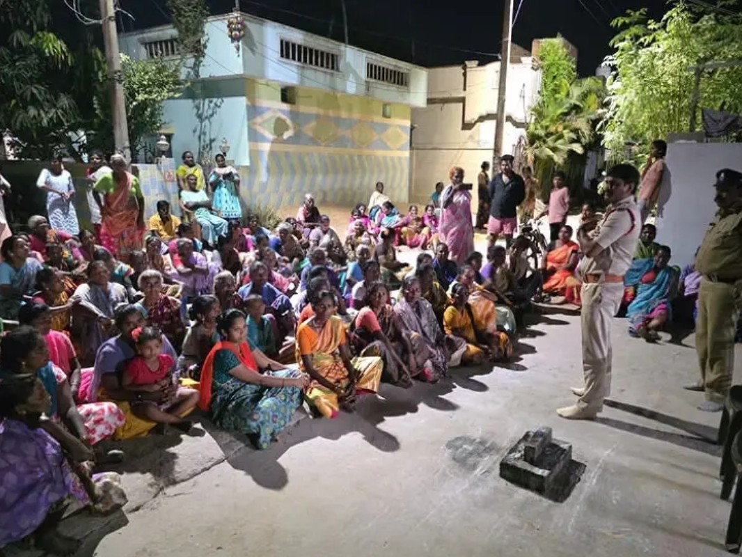 కోటపోలూరు ప్రజలకు అవగాహన