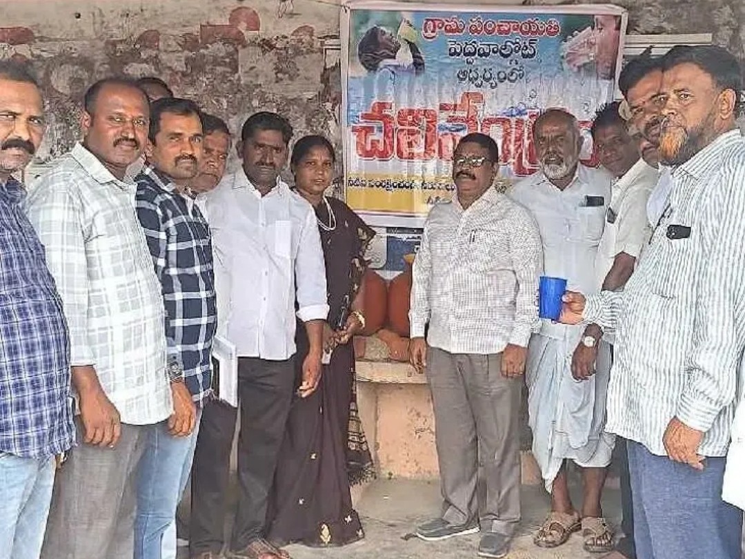 చలివేంద్రాన్ని ప్రారంభించిన తహసీల్దార్