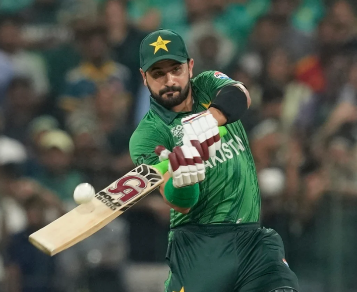 కోహ్లీ రికార్డ్ సమం చేసిన పాక్ ప్లేయర్