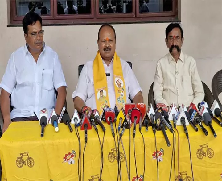 జగన్‌కు రాజకీయ పరిజ్ఞానం లేదు: ఎమ్మెల్యే