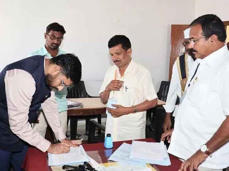 పదో తరగతి పరీక్షా కేంద్రాలను తనిఖీ చేసిన కలెక్టర్