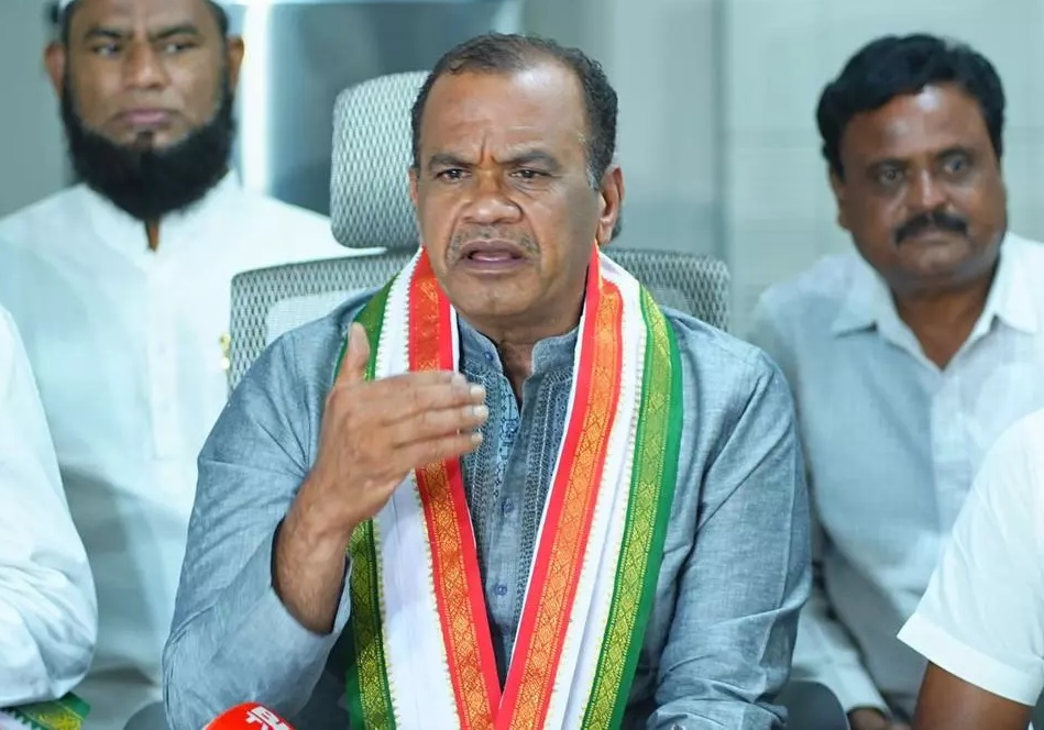 మాజీ మంత్రి వేములపై మంత్రి కోమటిరెడ్డి సెటైర్లు