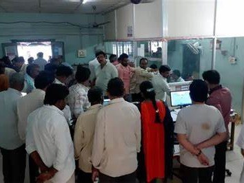 రిజిస్ట్రేషన్ కార్యాలయంలో ఏసీబీ ఆకస్మిక తనిఖీలు