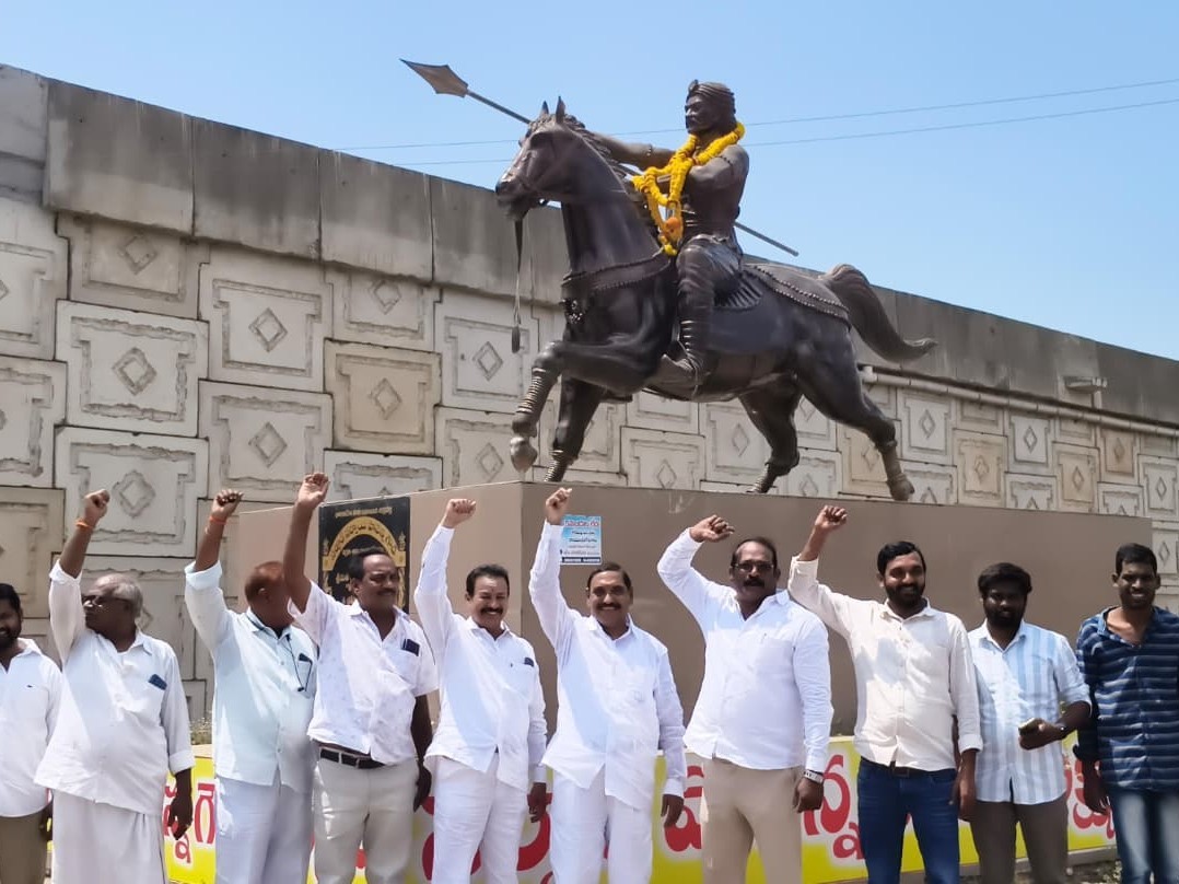 ‘సర్దార్ పాపన్న గౌడ్‌ను స్ఫూర్తిగా తీసుకోవాలి’