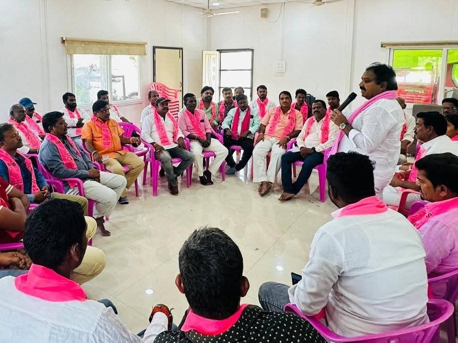 ‘GWMC ఎన్నికల్లో గులాబీ జెండా ఎగురవేయాలి’