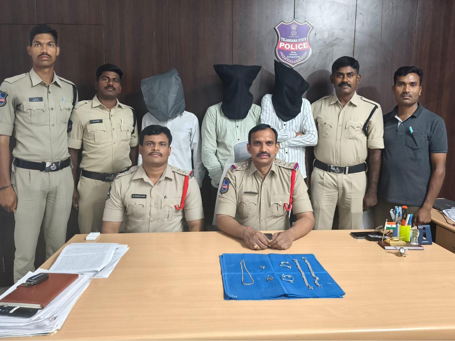 ముగ్గురు అంతర్ జిల్లా దొంగల అరెస్ట్