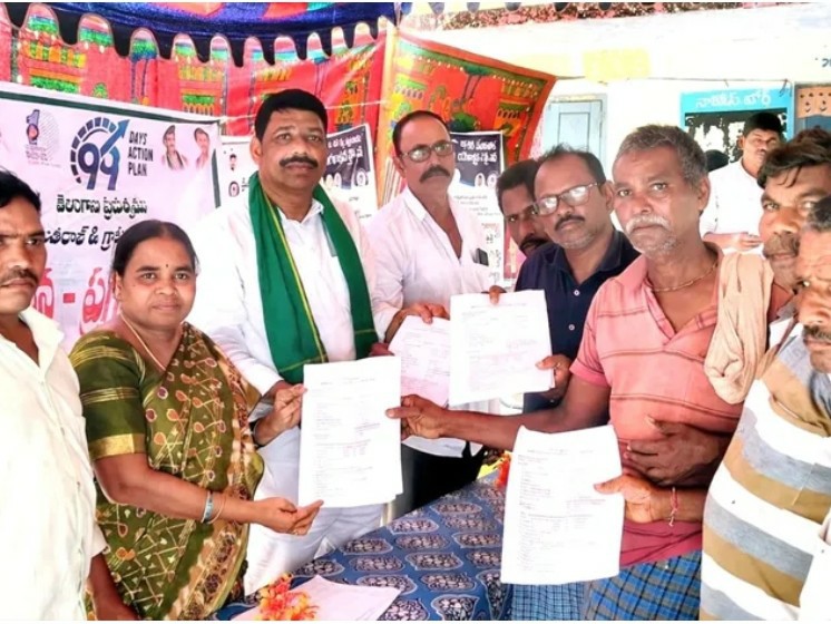 ‘ప్రజా పాలనలో ప్రగతి రధ సారధి సీతక్క’