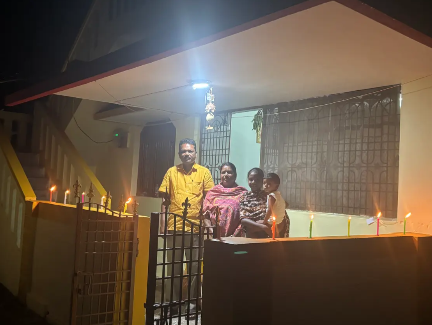 దీపాలు వెలిగించి అమరావతికి మద్దతుగా సంబరాలు