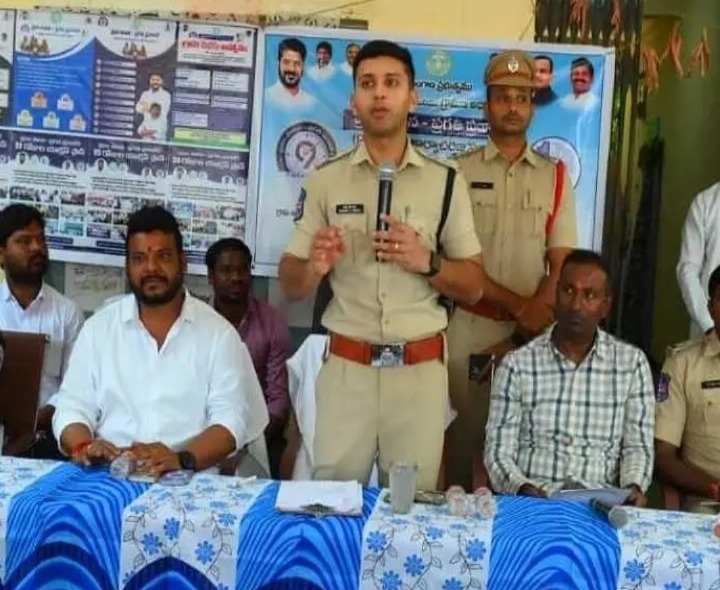 రోడ్డు భద్రత అందరి బాధ్యత: ఎస్పీ