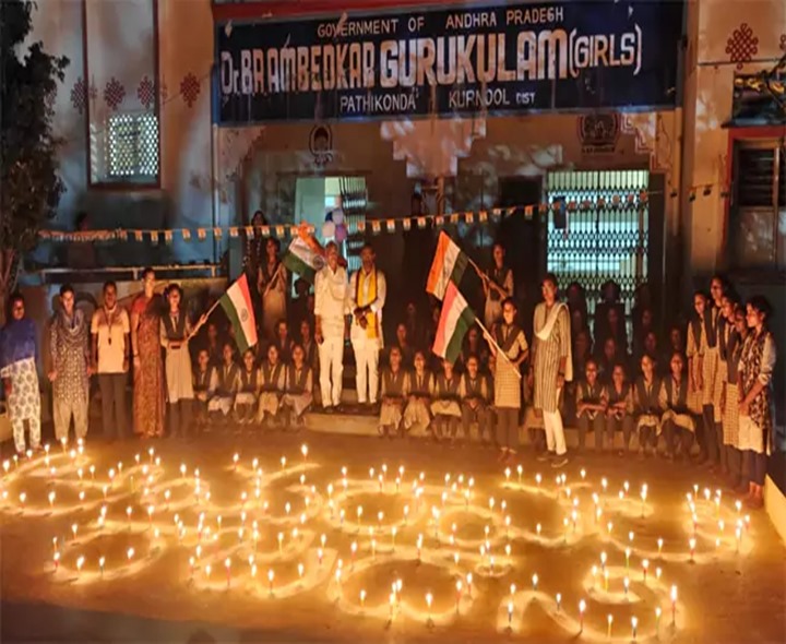 రాజధాని అమరావతికి దీప హారతులు