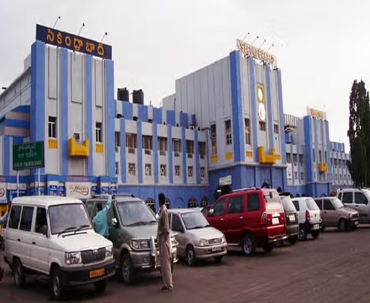 సికింద్రాబాద్ రైల్వేకు రికార్డు స్థాయిలో రాబడి