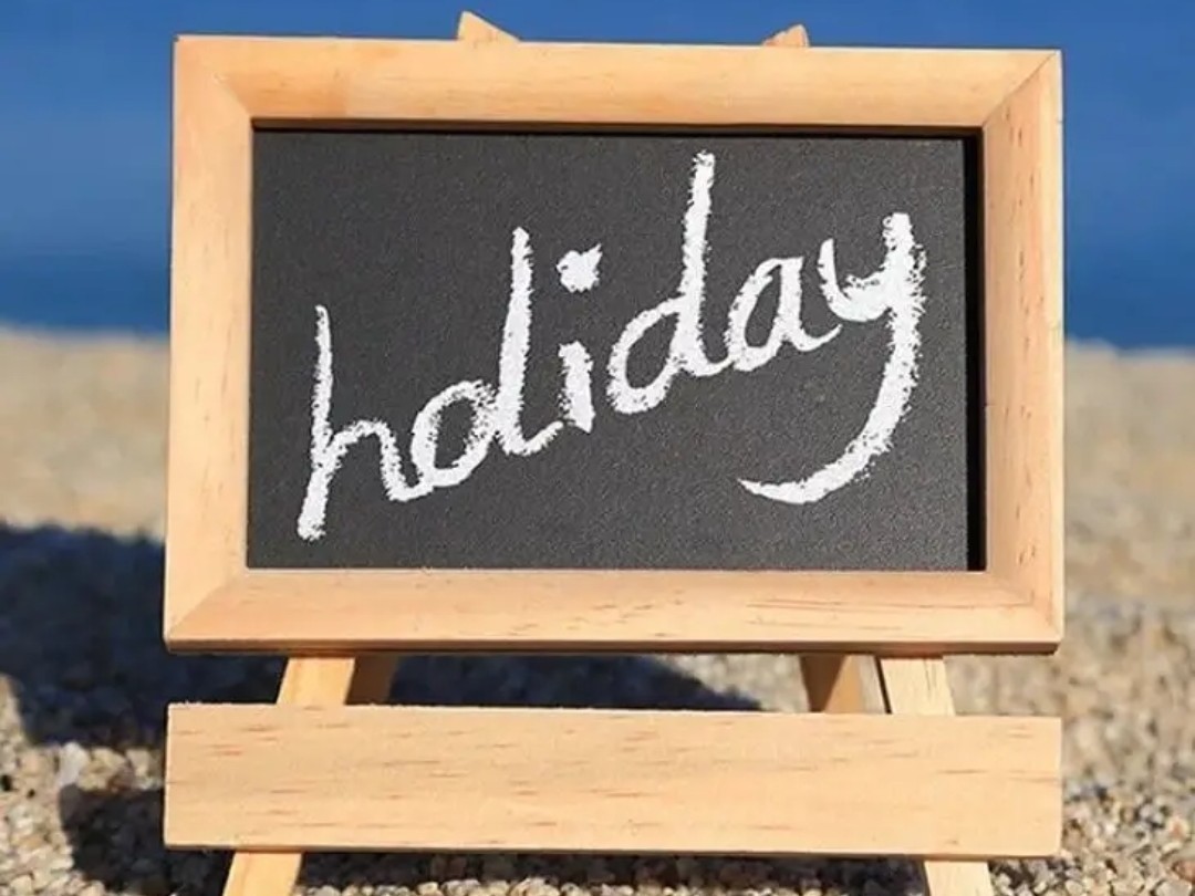 ఎన్నికలు.. జిల్లాలకు సెలవులు