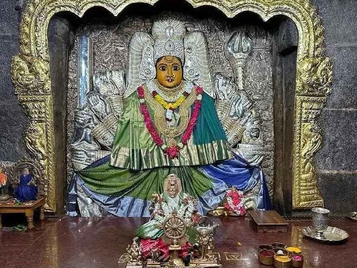 భద్రకాళి ఆలయంలో వైభవంగా అభిషేకాలు