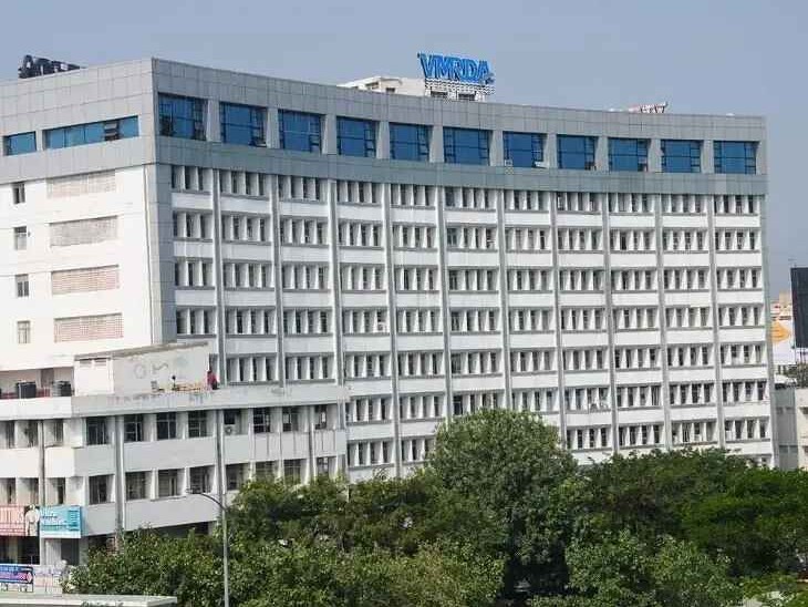 రూ.900 కోట్లతో వీఎంఆర్ డీఏ బడ్జెట్