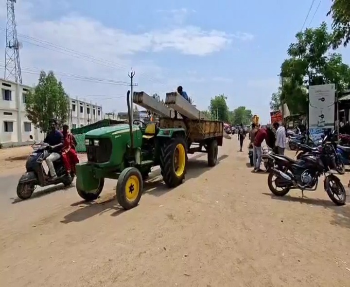 మద్నూర్‌లో కొత్త విద్యుత్ స్తంభాల ఏర్పాటు